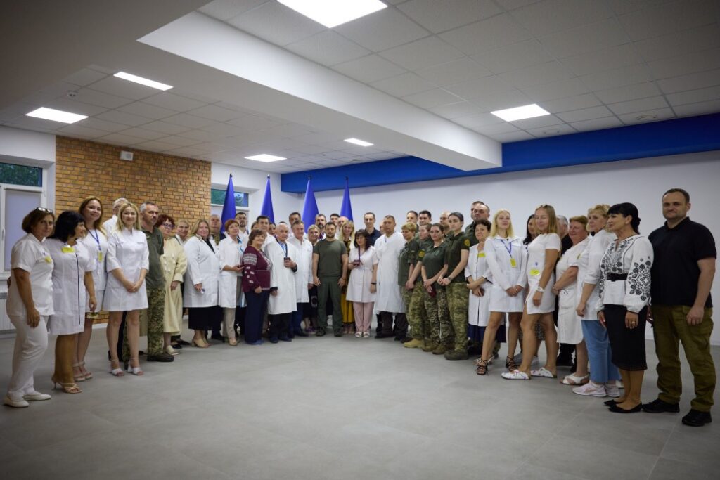 Анестезіолог з Білгород-Дністровської міської лікарні отримав відзнаку "Заслужений лікар України" з рук Президента