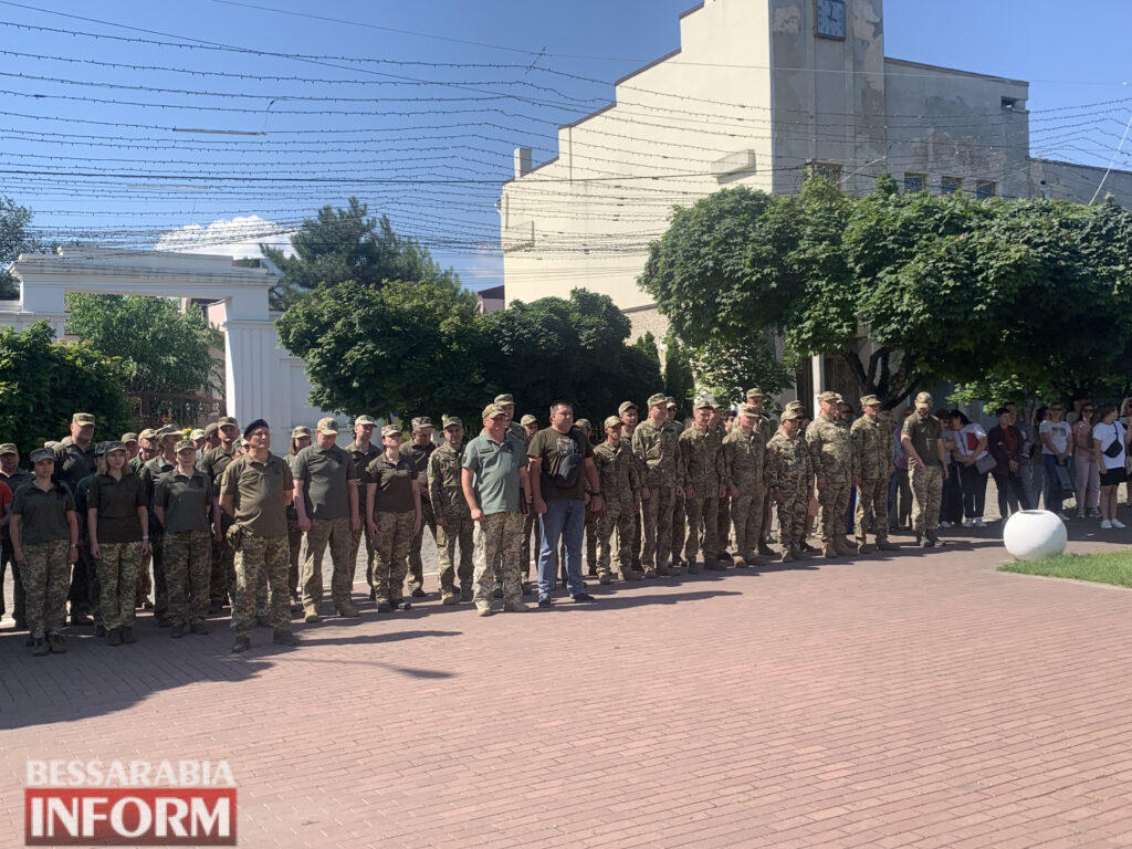 До свята воїнів трьох стихій: над Білгородом-Дністровським замайорів прапор Військово-Морських Сил України