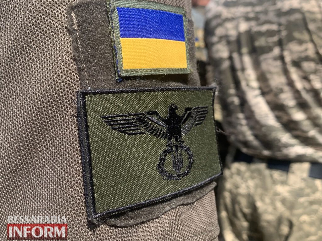 До свята воїнів трьох стихій: над Білгородом-Дністровським замайорів прапор Військово-Морських Сил України