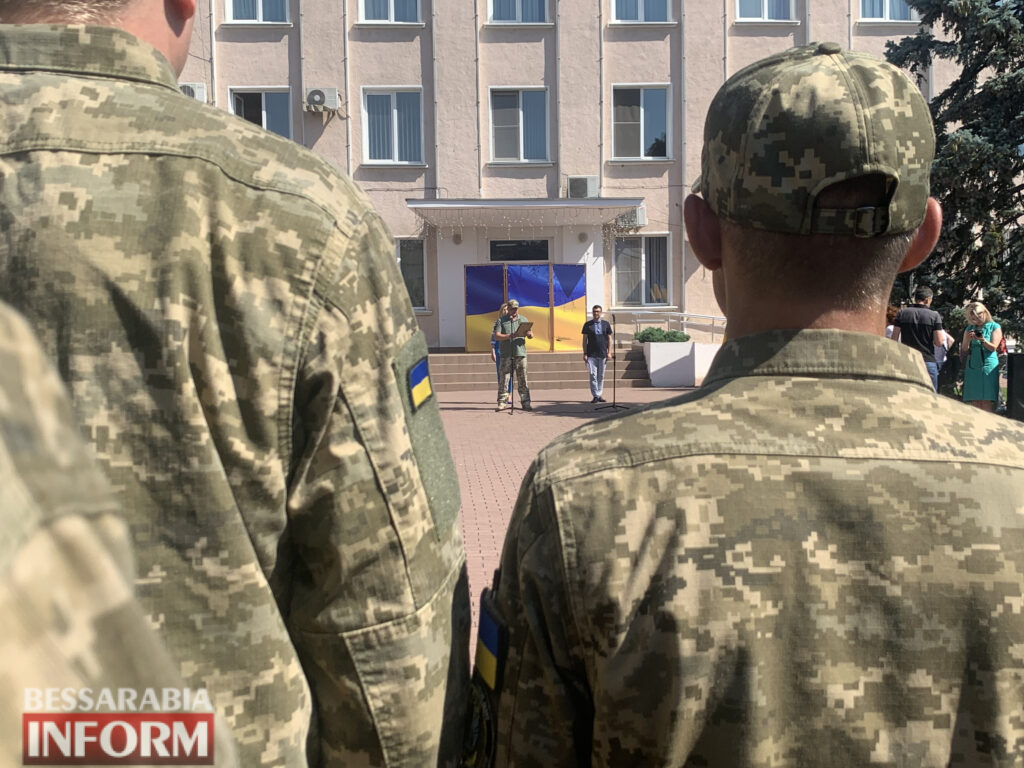 До свята воїнів трьох стихій: над Білгородом-Дністровським замайорів прапор Військово-Морських Сил України