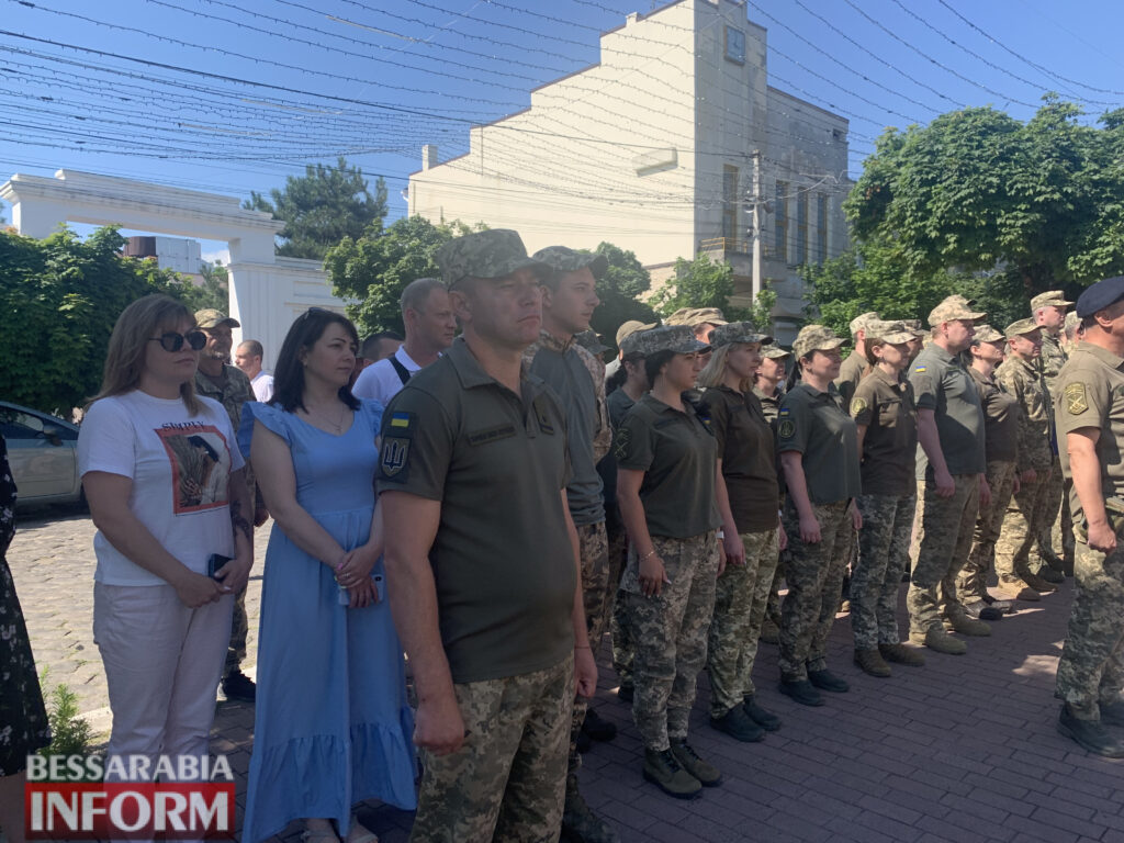 До свята воїнів трьох стихій: над Білгородом-Дністровським замайорів прапор Військово-Морських Сил України