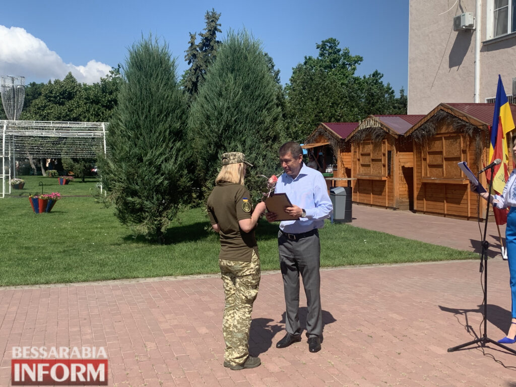 До свята воїнів трьох стихій: над Білгородом-Дністровським замайорів прапор Військово-Морських Сил України