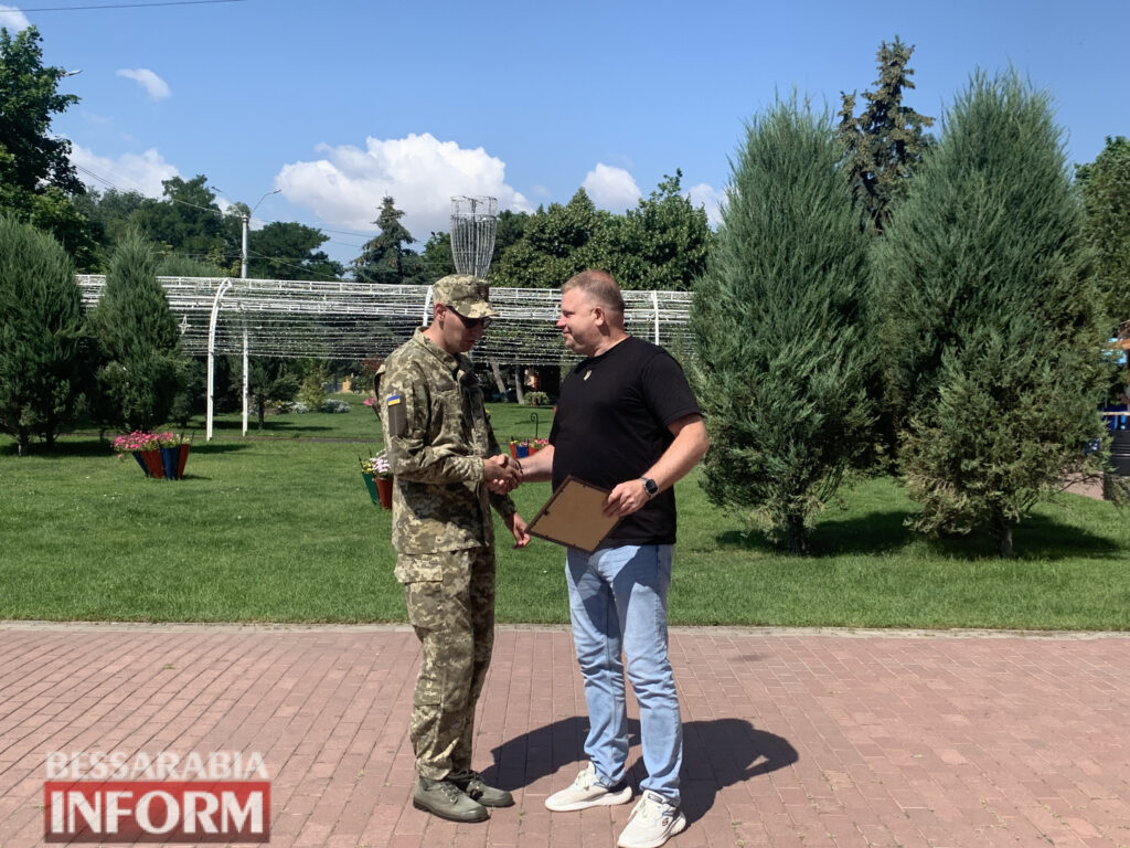 До свята воїнів трьох стихій: над Білгородом-Дністровським замайорів прапор Військово-Морських Сил України