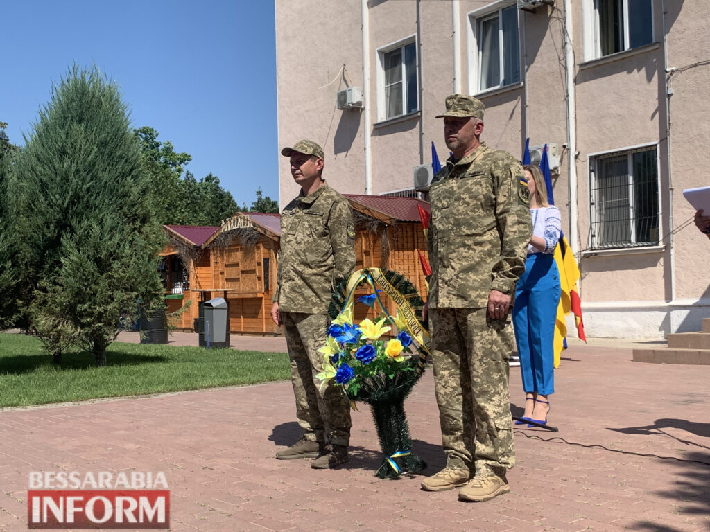 До свята воїнів трьох стихій: над Білгородом-Дністровським замайорів прапор Військово-Морських Сил України
