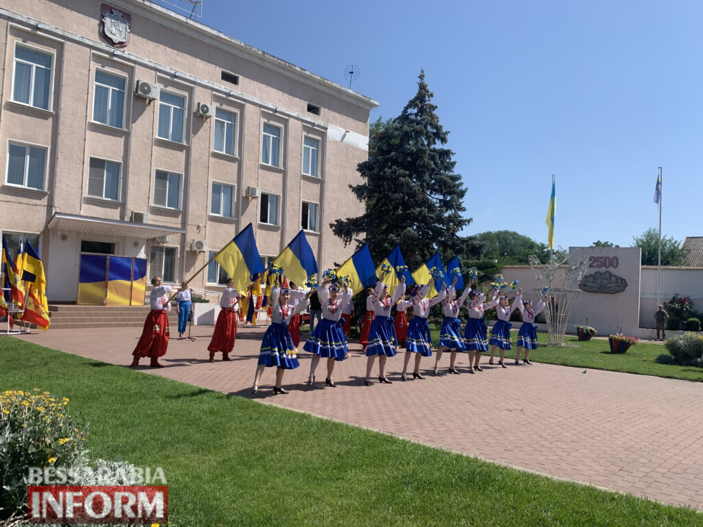 До свята воїнів трьох стихій: над Білгородом-Дністровським замайорів прапор Військово-Морських Сил України