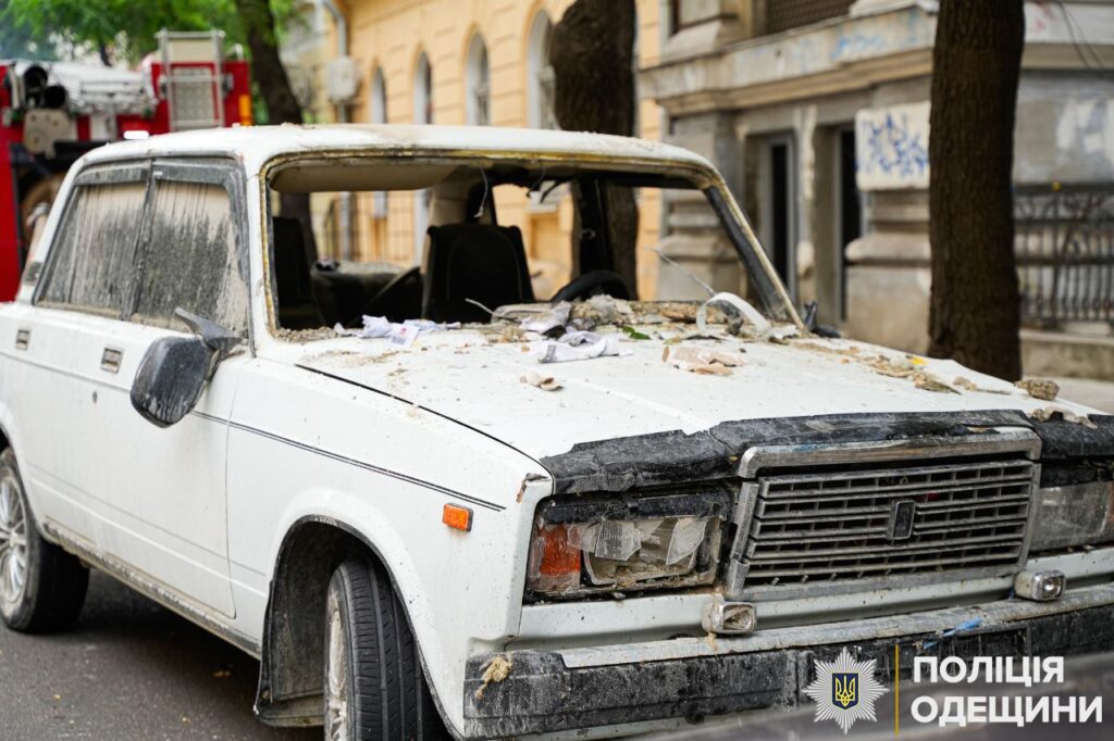 Двоє людей, які постраждали внаслідок атаки рашистів на Одесу, знаходяться у реанімації