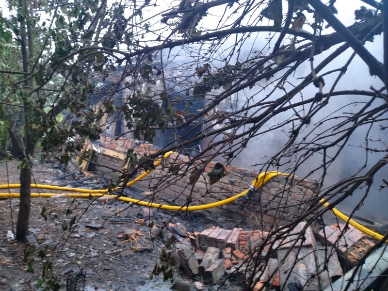 Серйозна пожежа у Саф'янівській громаді: згорів житловий будинок у селі Кам'янка, його літній господар - у важкому стані