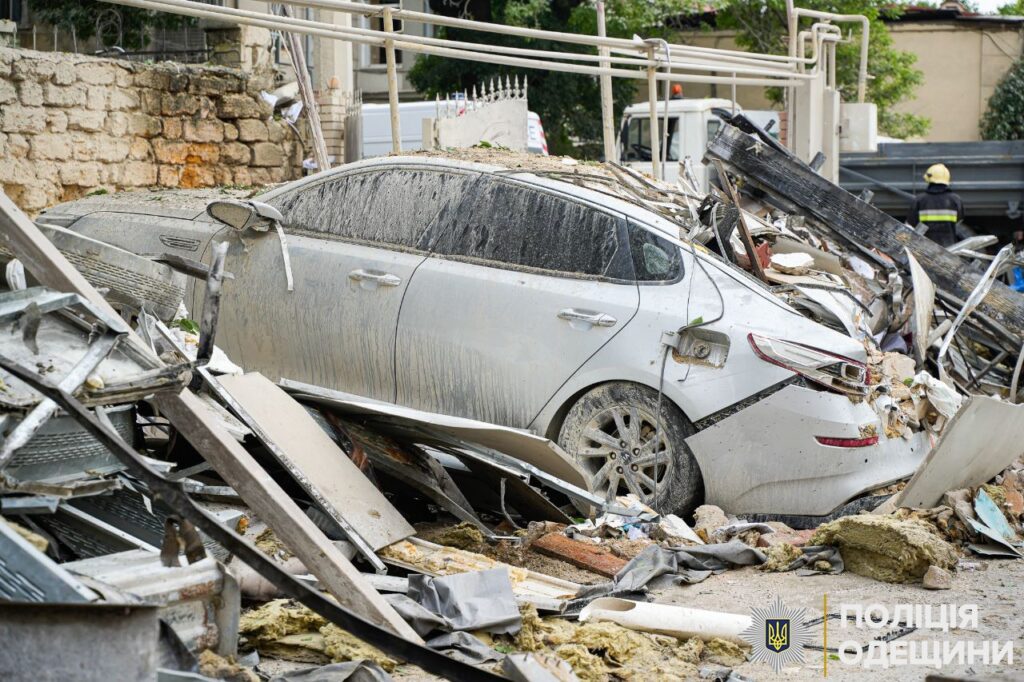 Двоє людей, які постраждали внаслідок атаки рашистів на Одесу, знаходяться у реанімації