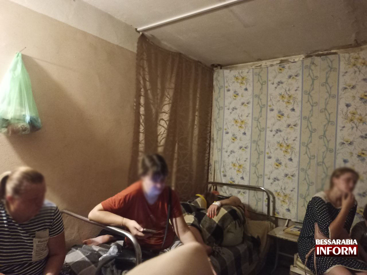Блохи, вогкість, задуха та закриті запасні виходи: все це "бонуси" укриття дитячої обласної лікарні в Одесі