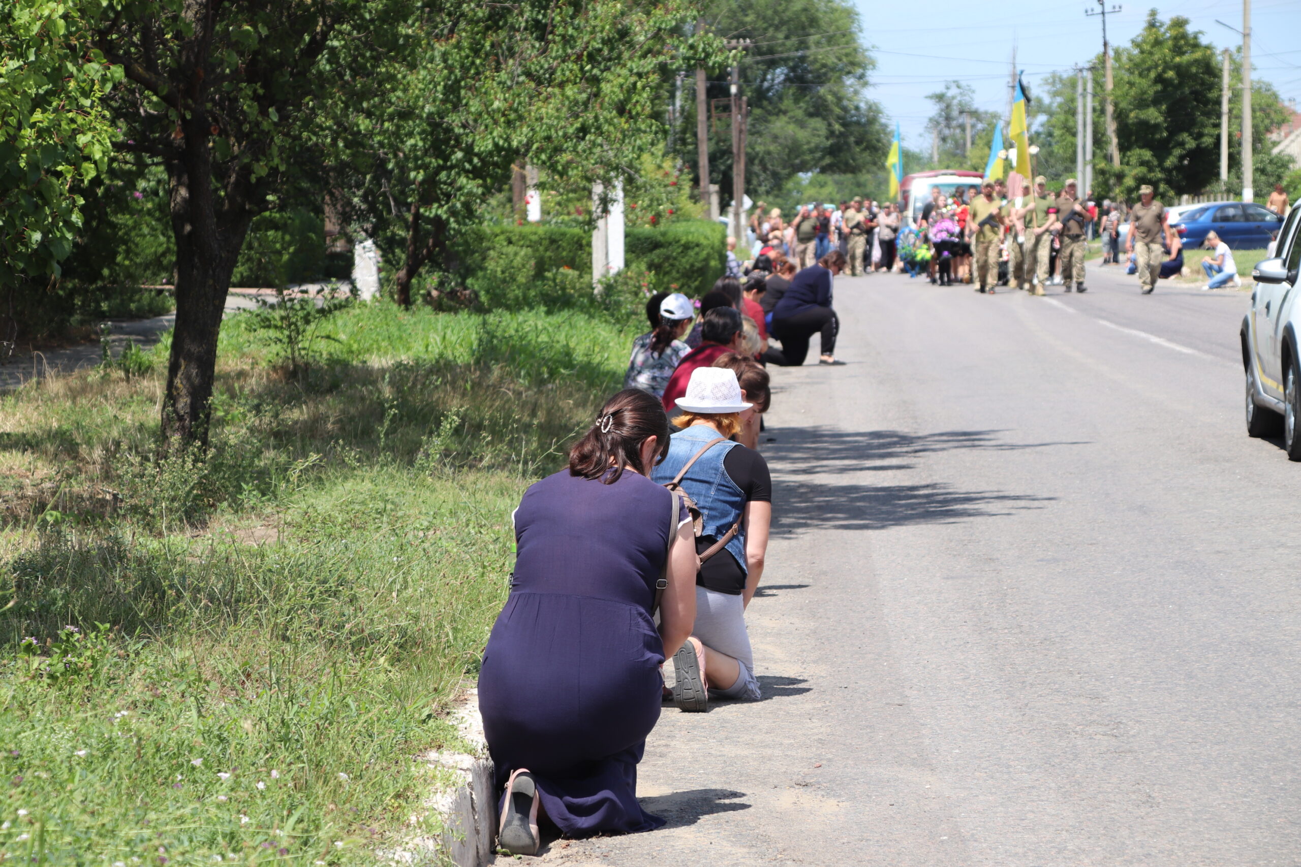 Багато квітів, сліз та болю: сьогодні Болград попрощався з морським піхотинцем Григорієм Лазарєвим