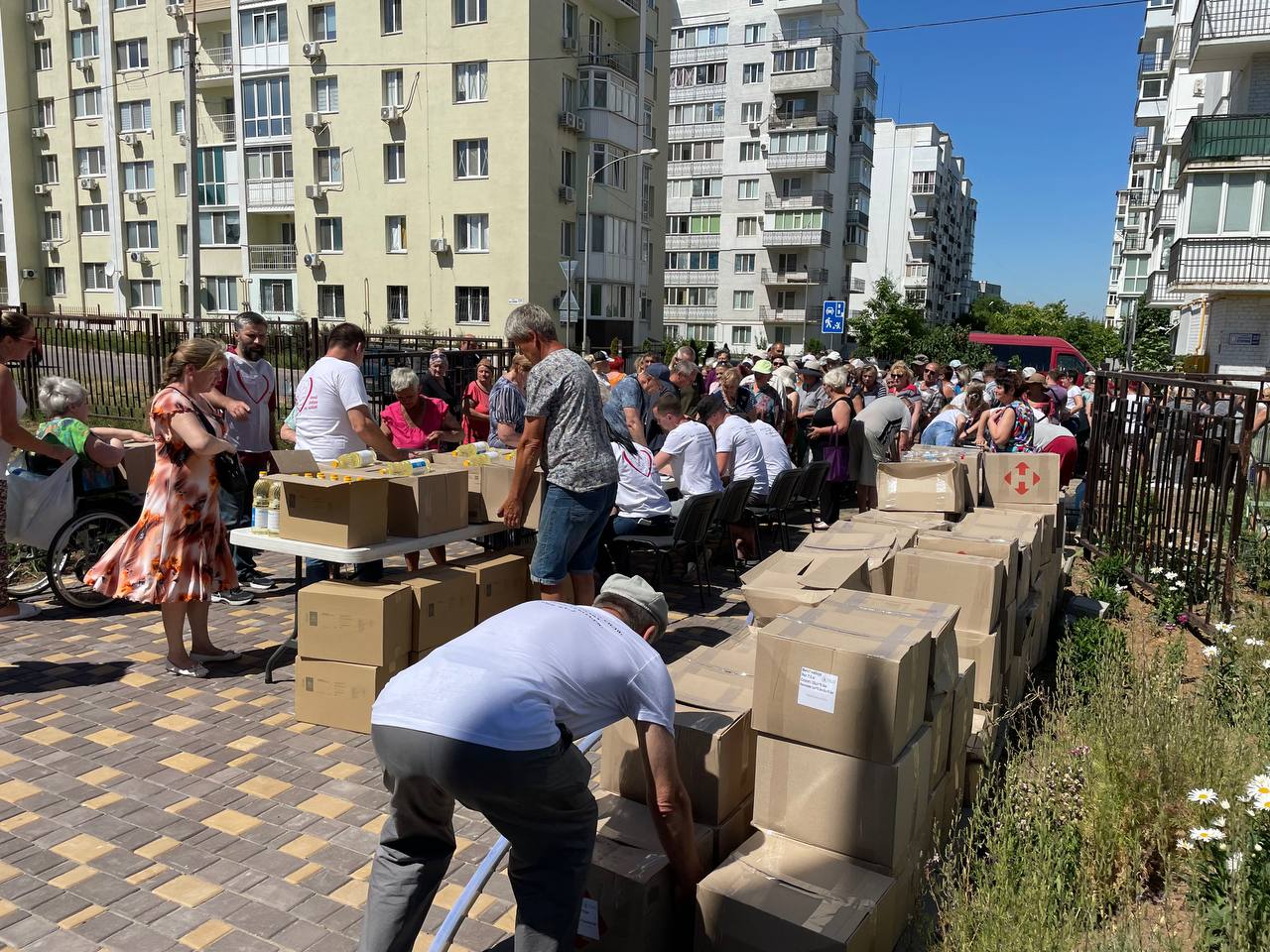 «Фонд Добра и Любви» раздал в Николаеве с июля прошлого года более 239 тысяч продуктовых наборов