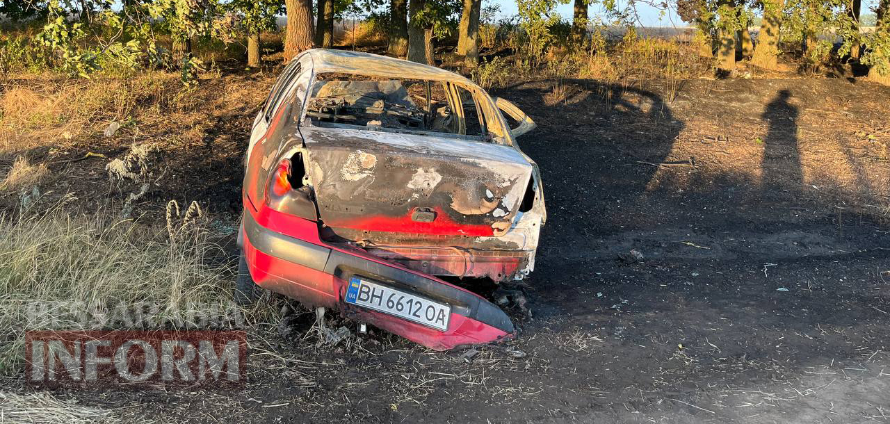 Автівка злетіла з дороги та згоріла від удару: внаслідок ДТП загинув мешканець Саф'янівської громади