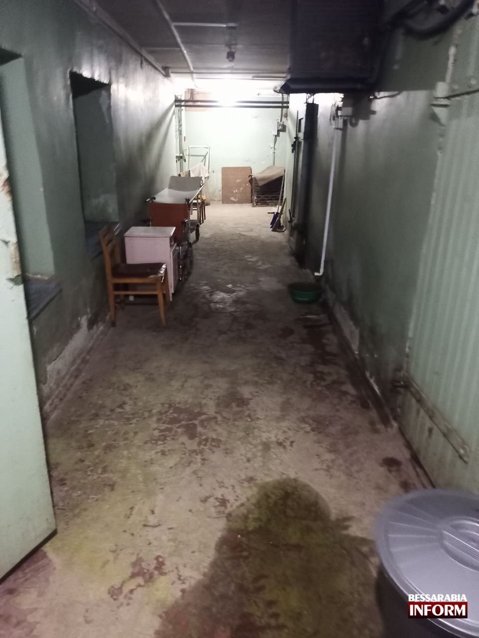 Блохи, сырость, удушье и закрытые запасные выходы: все это "бонусы" укрытие детской областной больницы в Одессе