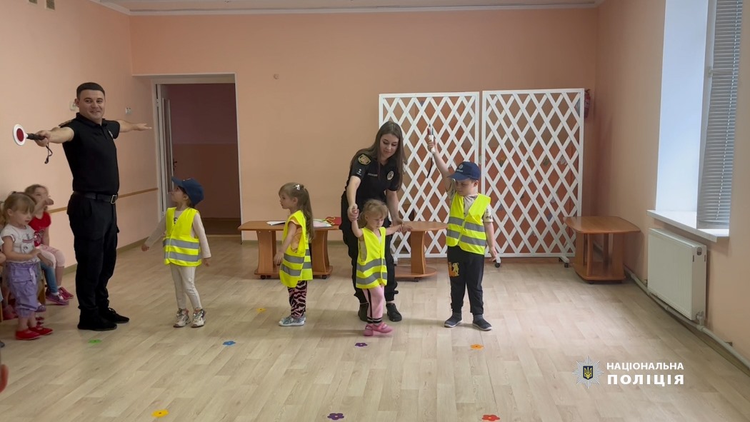В Измаиле дети еще из детского сада изучают ПДД с помощью правоохранителей