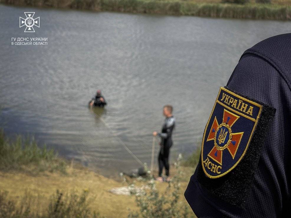 На Одещині дідусь, намагаючись врятувати своїх онучок на воді, затонув сам