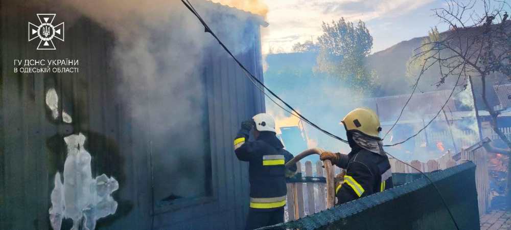 На Одещині горіла база відпочинку на узбережжі Чорного моря - вогонь охопив площу 200 квадратних метрів