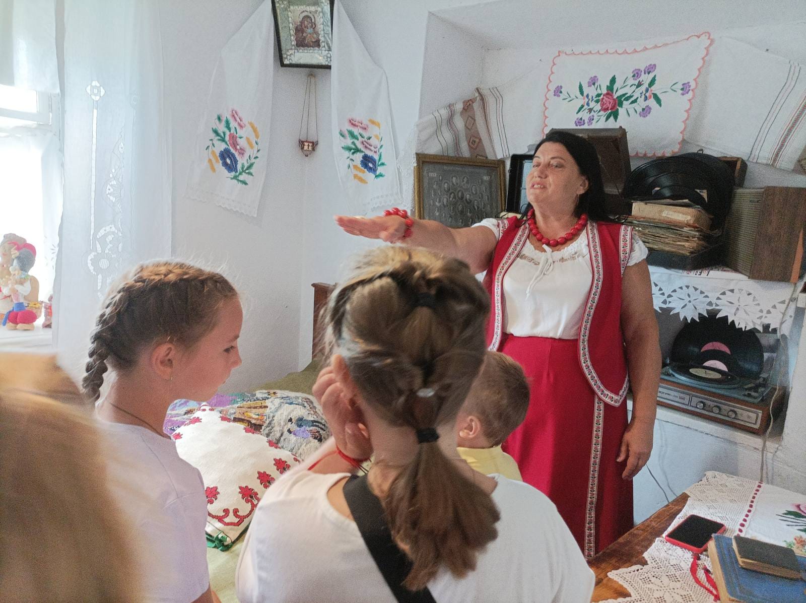 Праздник бессарабского рушника: весело и интересно в Шабовской общине знакомились с колоритными традициями края ─ фото