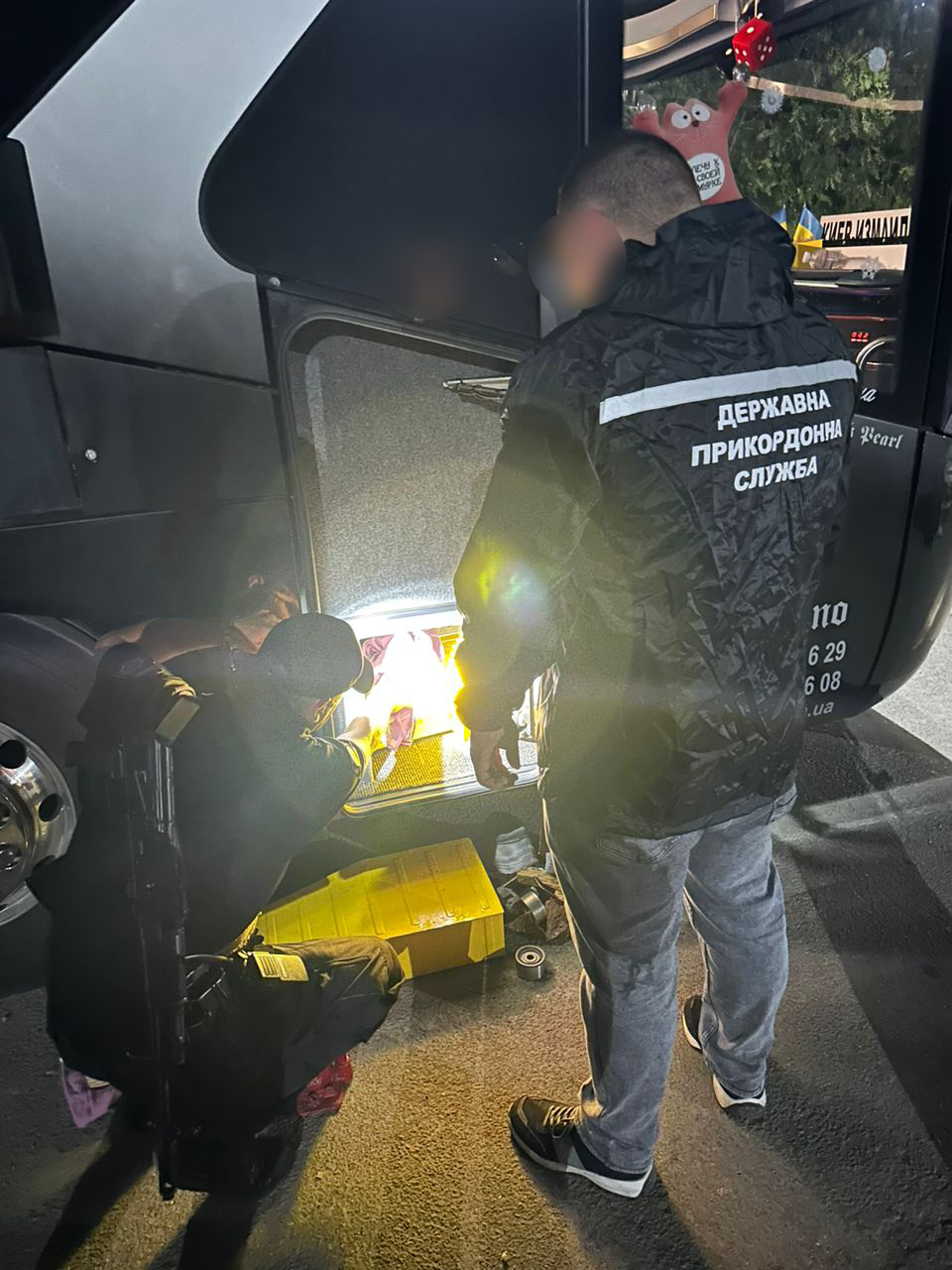 Ізмаїльські прикордонники виявили у рейсовому автобусі прихований товар на 450 тисяч гривень