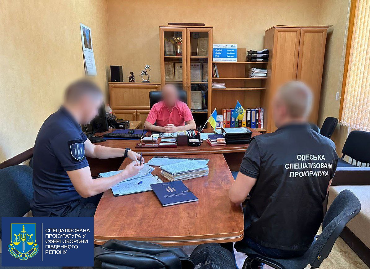 Одного ─ за хабар, іншого ─ за незаконне збагачення: посадовців Болградського та Одеського «військоматів» підозрюють у злочинах