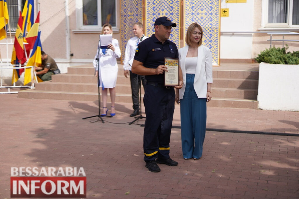 На головній площі Білгорода-Дністровського відбулися урочистості з нагоди Дня Незалежності України - кого відзначили нагородами до свята