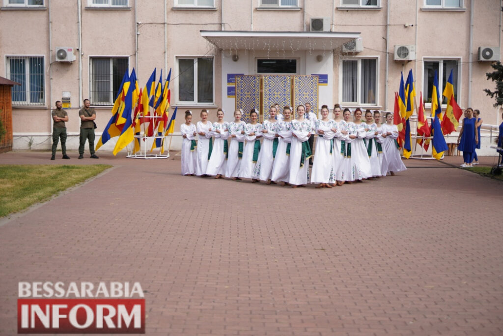 На головній площі Білгорода-Дністровського відбулися урочистості з нагоди Дня Незалежності України - кого відзначили нагородами до свята