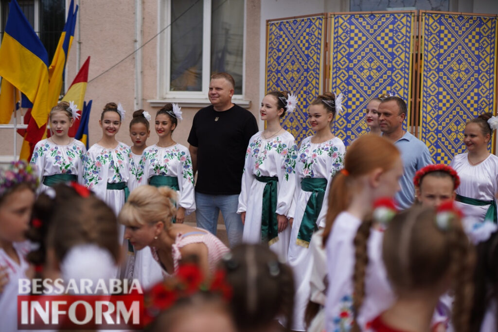 На головній площі Білгорода-Дністровського відбулися урочистості з нагоди Дня Незалежності України - кого відзначили нагородами до свята