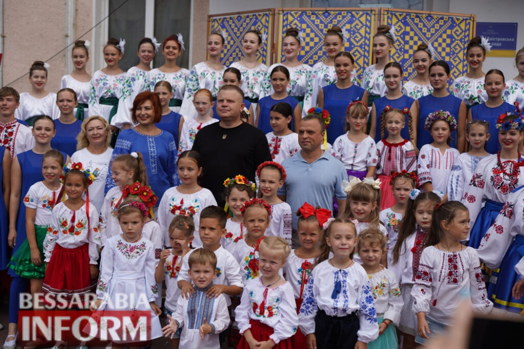 На головній площі Білгорода-Дністровського відбулися урочистості з нагоди Дня Незалежності України - кого відзначили нагородами до свята