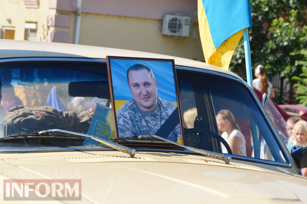 В Кілії попрощалися з загиблим солдатом Олександром Кожухарем, якого нещодавно нагородили "Золотим Хрестом"