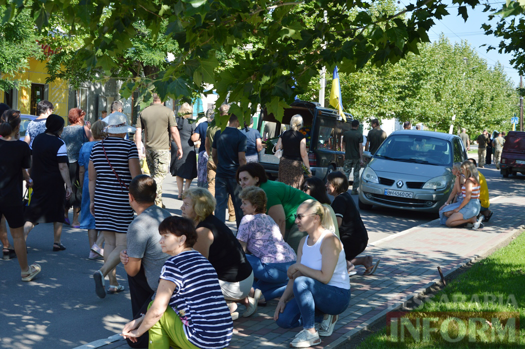 В Кілії попрощалися з загиблим солдатом Олександром Кожухарем, якого нещодавно нагородили "Золотим Хрестом"