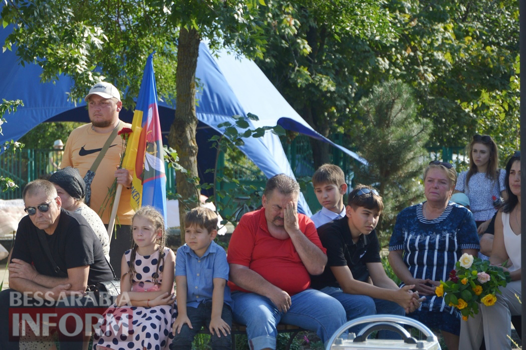 Кілійська школа увічнила своїх загиблих на війні випускників величезними муралами та дошками пошани