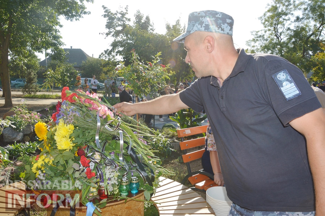 Кілійська школа увічнила своїх загиблих на війні випускників величезними муралами та дошками пошани