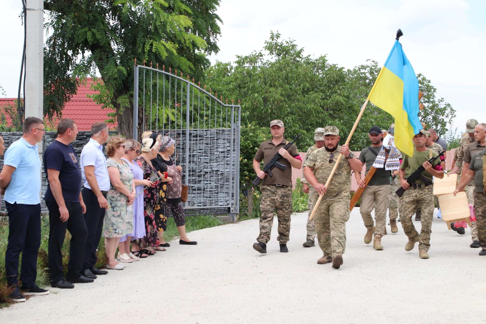 Спи спокійно, Солдате: в Болграді з воїнськими почестями поховали Захисника Сергія Куліша