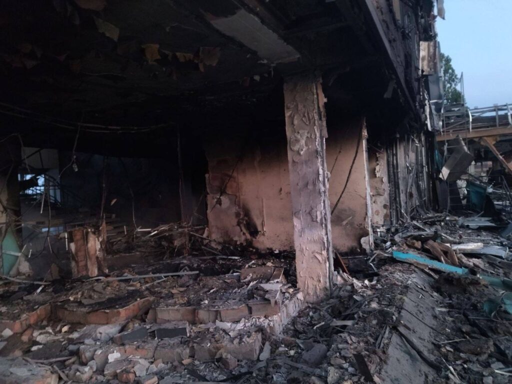 Вночі окупанти атакували південь Одещини "шахедами": на промислових та портових об'єктах виникли пожежі, пошкоджено елеватор (оновлено)