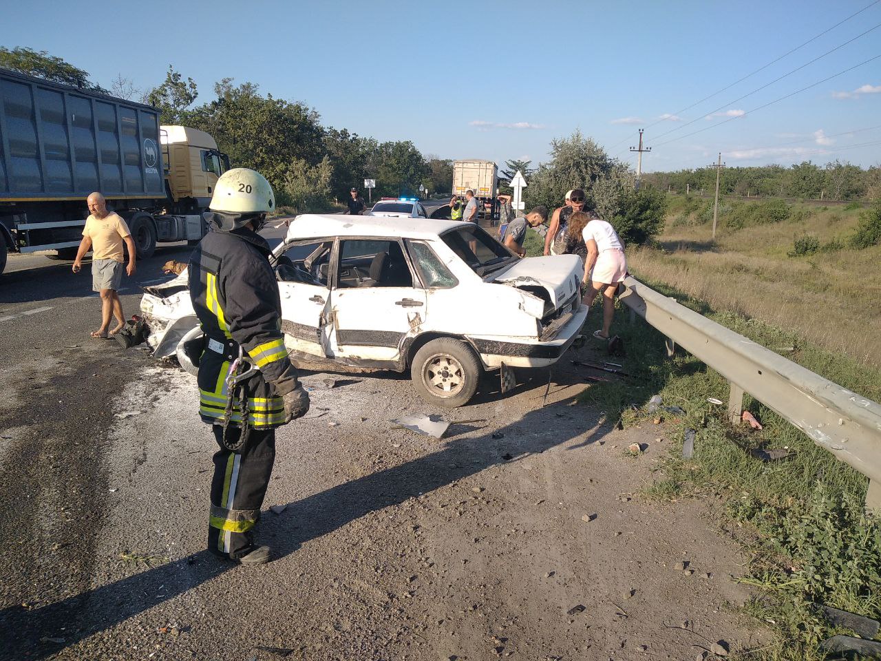 Біля села Лощинівка загорілась автівка, є постраждалі