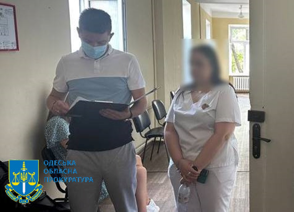 Схема уклонения от мобилизации в Одесской области: подозревают главу врачебной комиссии и ее сообщников, которые за деньги "рисовали" фиктивные справки о туберкулезе