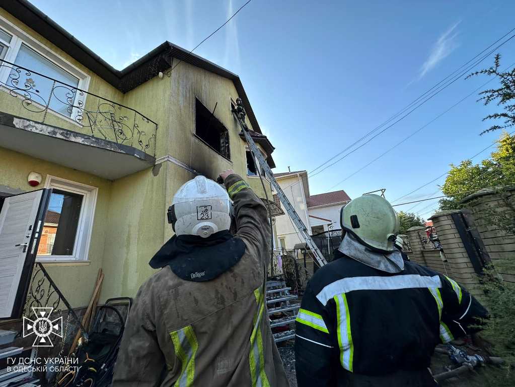 На Одещині через зарядний пристрій акумуляторної батареї загорівся житловий будинок - постраждали чоловік та чотири дитини