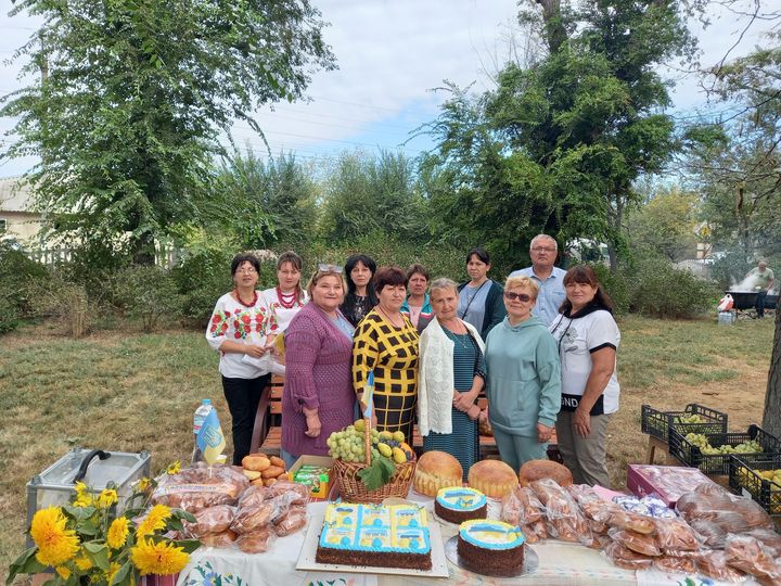 На выходных в Тарутинской общине состоялась ярмарка "Вместе к победе", на которой успели отпраздновать и годовщину одного из сел общины