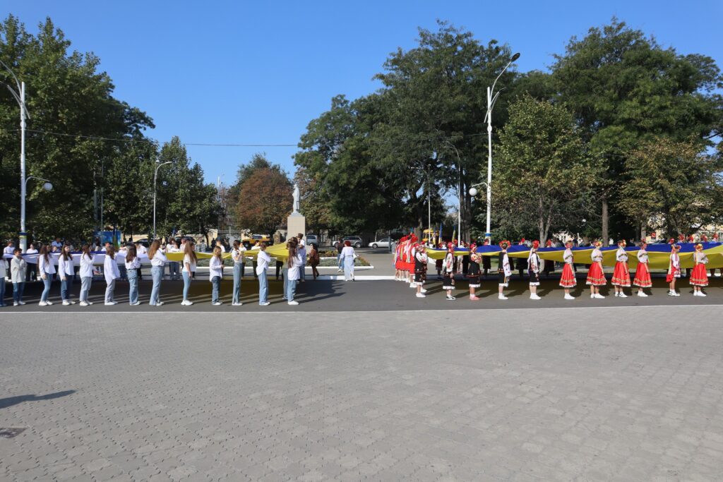 Грамоти та нагороди військовим, патріотичний ярмарок і відкриття виставки художників півдня: як Ізмаїл відзначив свій день народження в умовах війни