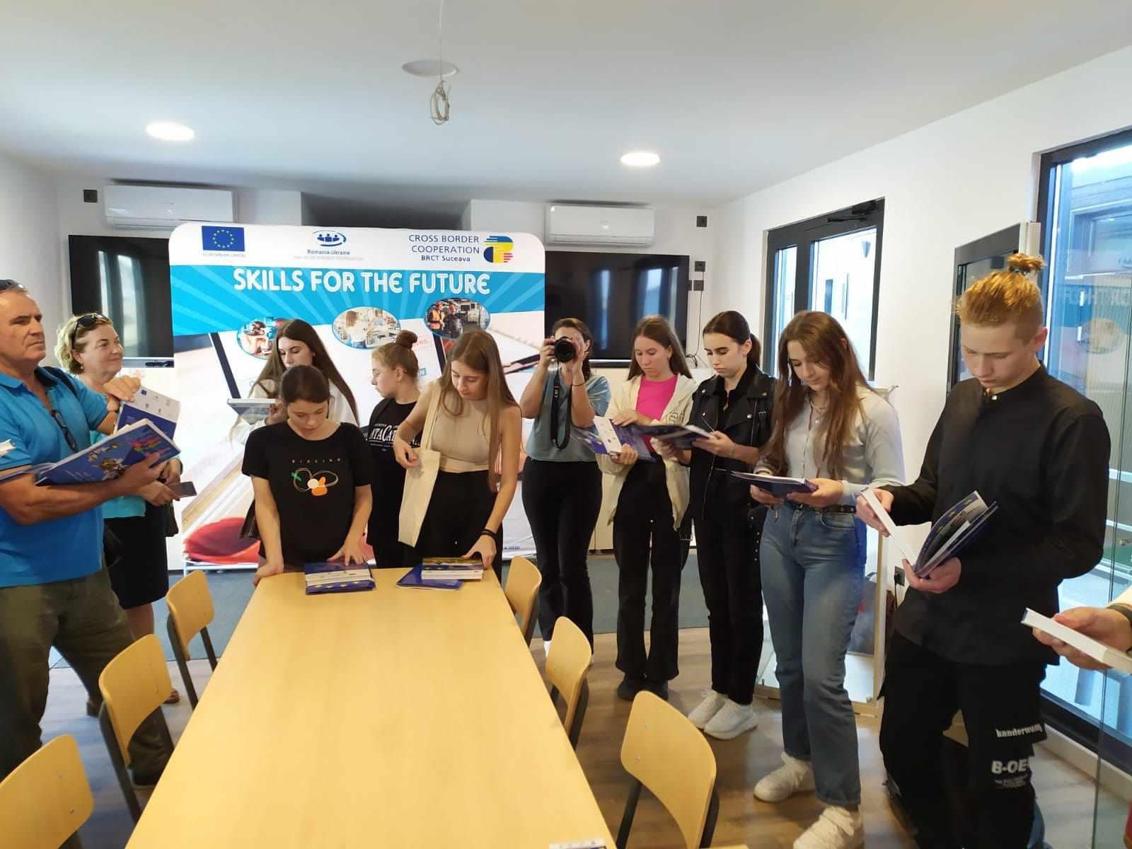 «Навыкам для будущего» талантливая молодежь Сафьяновской общины учится в Румынии ─ подробности