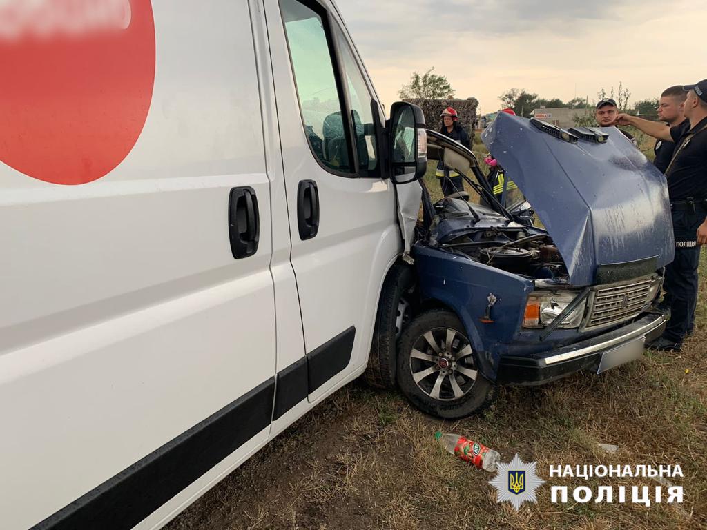 Водійка ВАЗа, яка спричинила аварію, у реанімації: у поліції повідомили подробиці вранішньої смертельної ДТП на трасі Одеса-Рені