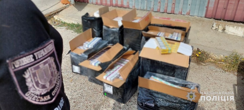На Білгород-Дністровщині правоохоронці вилучили з незаконного обігу майже 5 тисяч пачок контрафактних цигарок