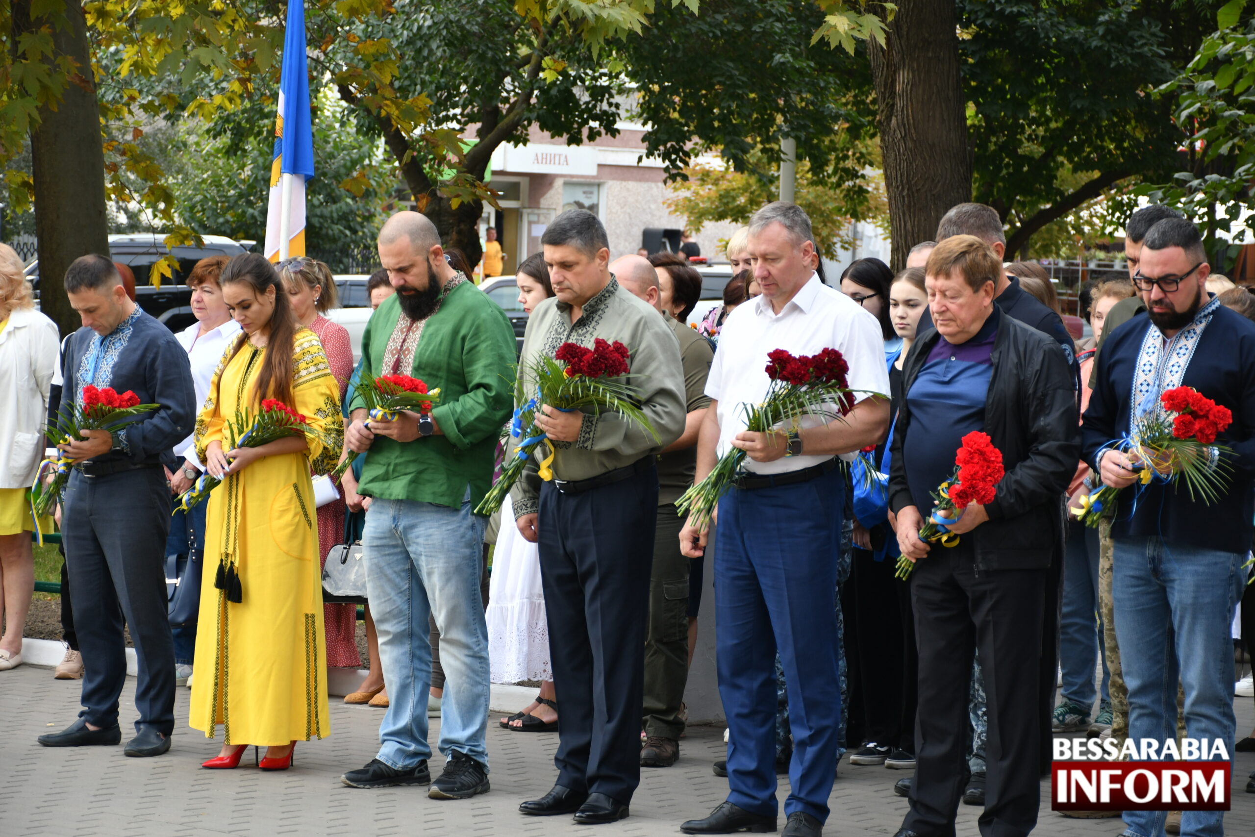 День захисників та захисниць України: в Ізмаїлі поклали квіти та вшанували загиблих бійців