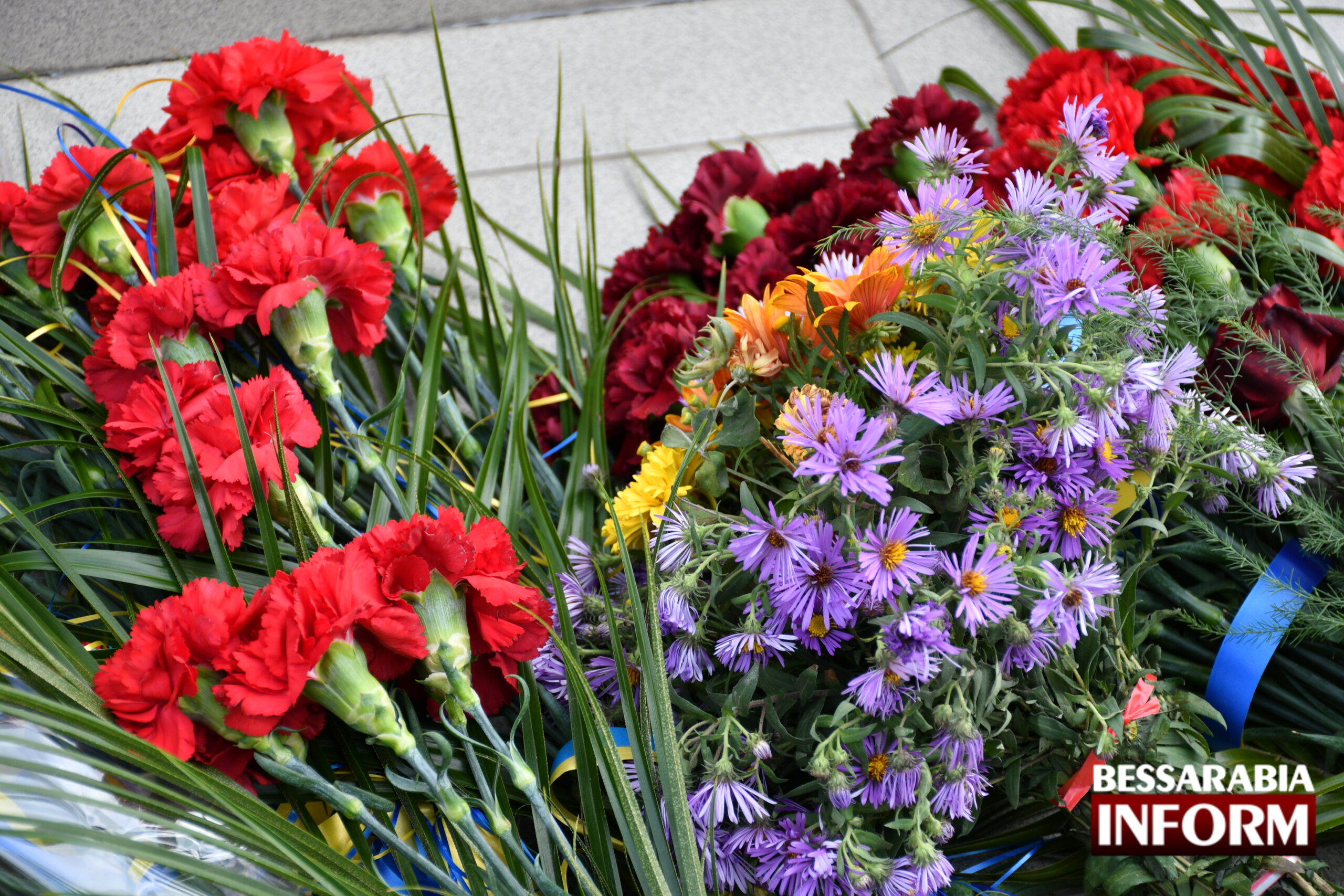 День захисників та захисниць України: в Ізмаїлі поклали квіти та вшанували загиблих бійців