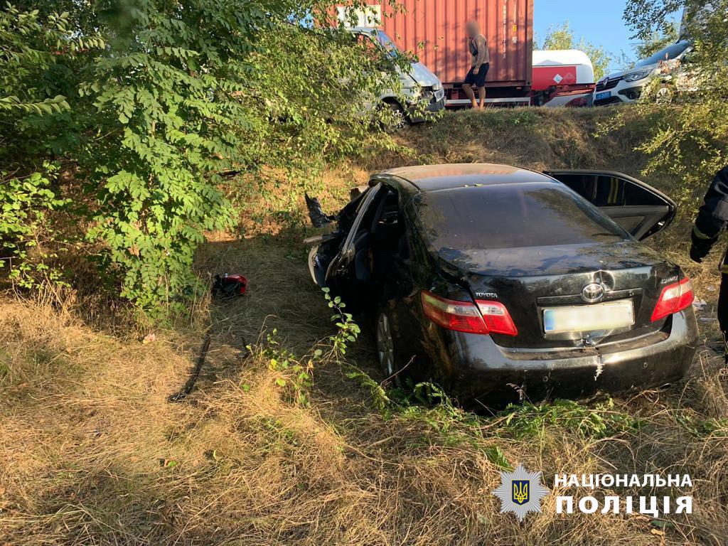 У Білгород-Дністровському районі на трасі Одеса-Рені внаслідок зіткнення з вантажівкою загинув водій легковика