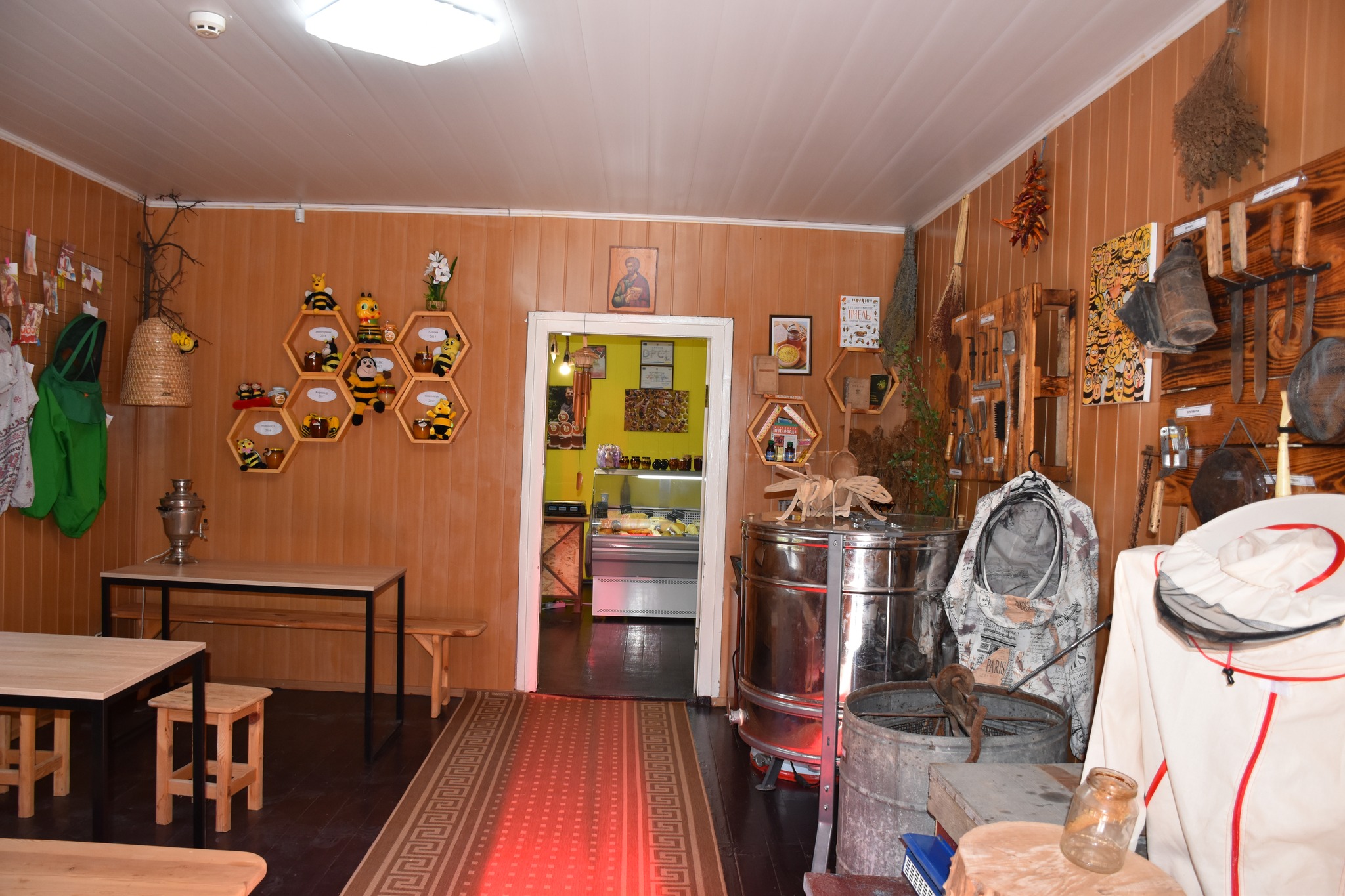 Представники трьох туристичних локацій Болградської громади спільно відкрили магазин крафтових продуктів: що пропонують місцеві виробники
