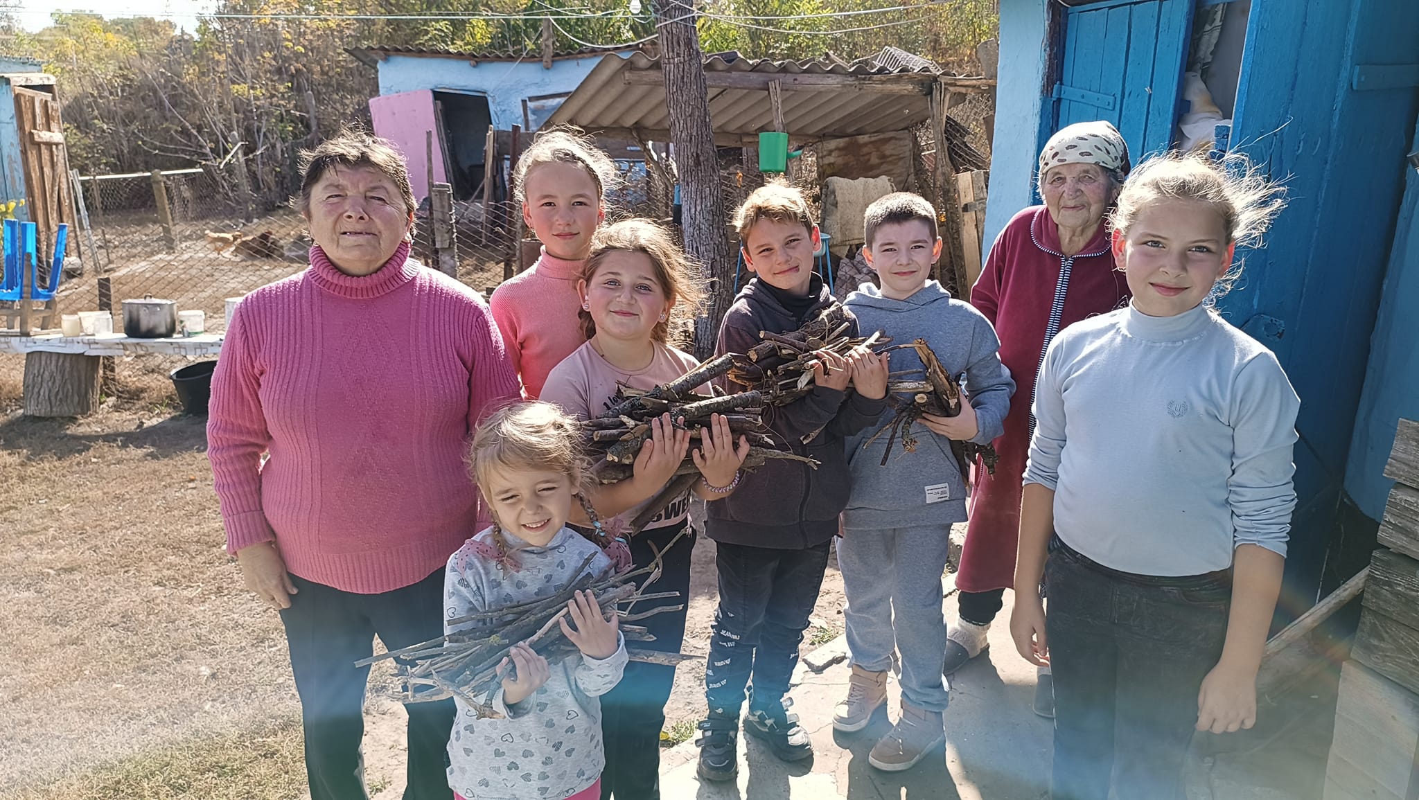 В Тарутинской общине школьники посетили пожилых людей и помогли с домашними делами
