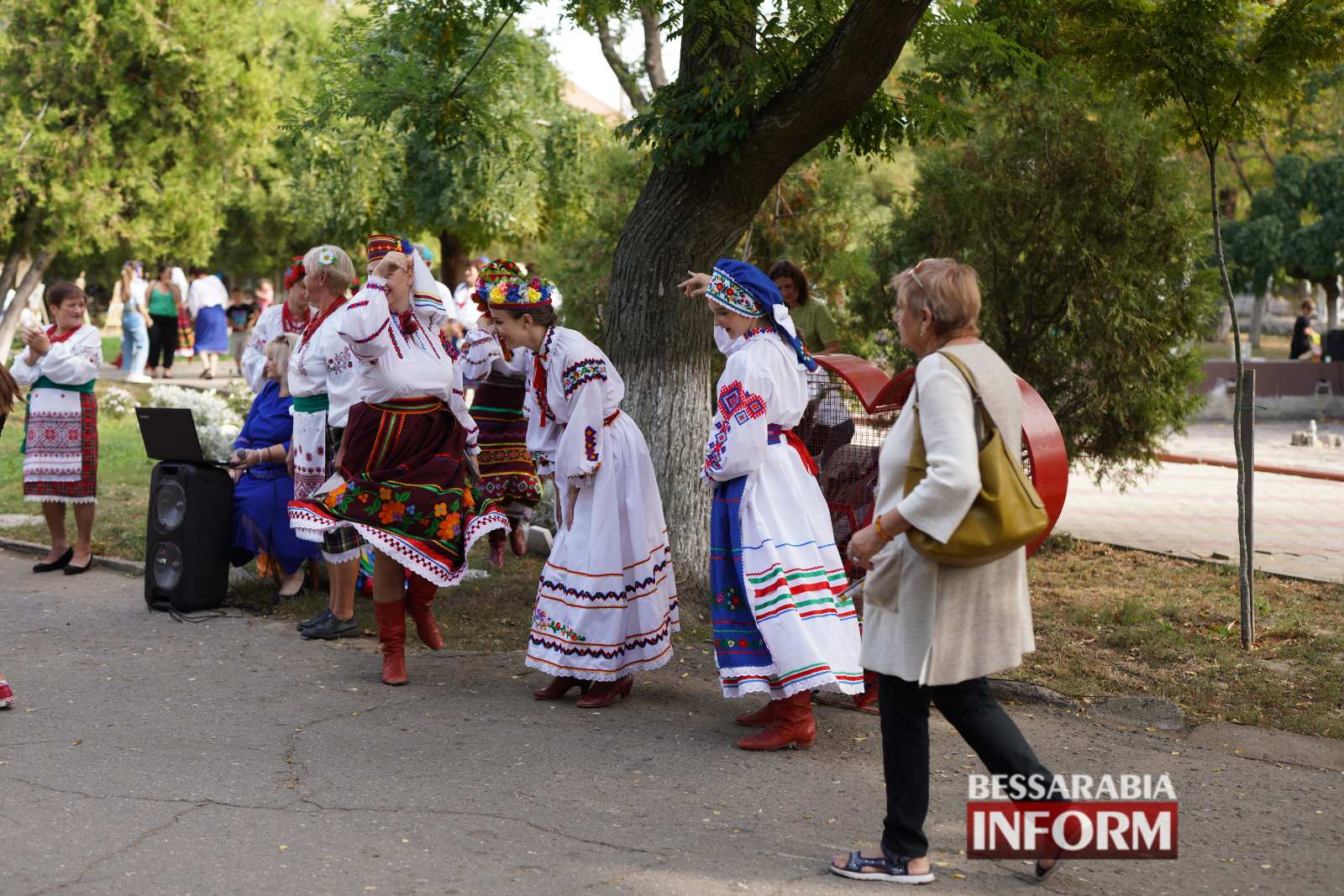 Творча толока «Усі свої» об’єднала людей з різних куточків Білгород-Дністровщини ─ все заради допомоги ЗСУ (фоторепортаж)