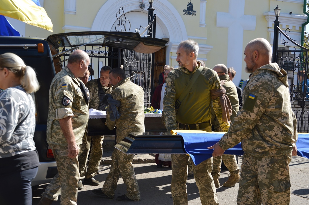 Второй день траура в Килии - похоронили умершего защитника Олега Пастушенко