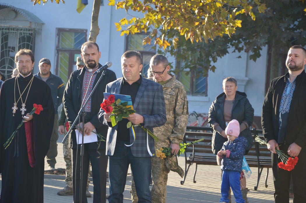 Сльози були на очах у кожного - в Кілії до Дня міста урочисто відкрили "Алею Слави"