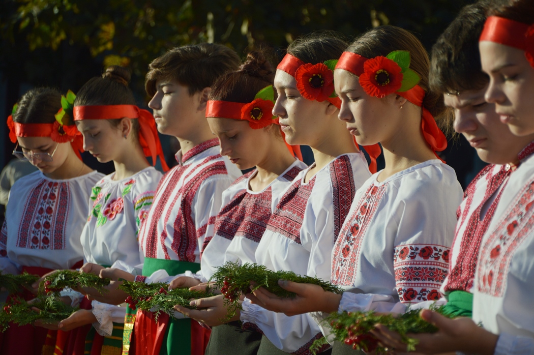 Сльози були на очах у кожного - в Кілії до Дня міста урочисто відкрили "Алею Слави"